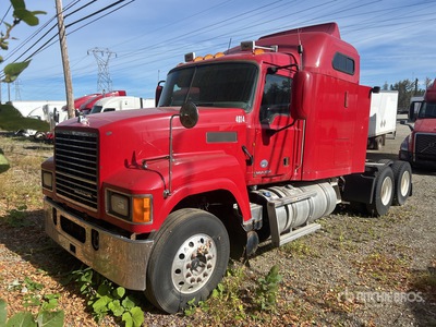 2014 Mack CHU613 6x4 تراكتور شاحنة كابينة النوم (ثنائية المحور) (Inoperable)
