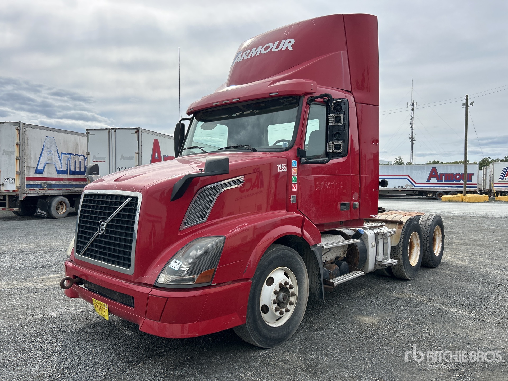 2013 Volvo VNL 6x4 Ciągnik siodłowy T/A z kabiną dzienną