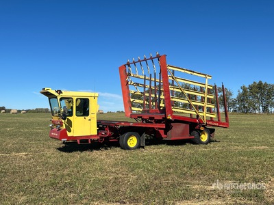 1981 New Holland 1069 Bale Wagon