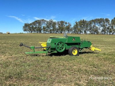 John Deere 338 Grossballenpresse