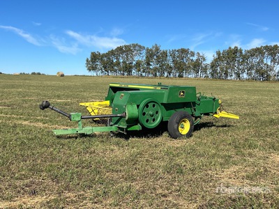 John Deere 338 Grossballenpresse