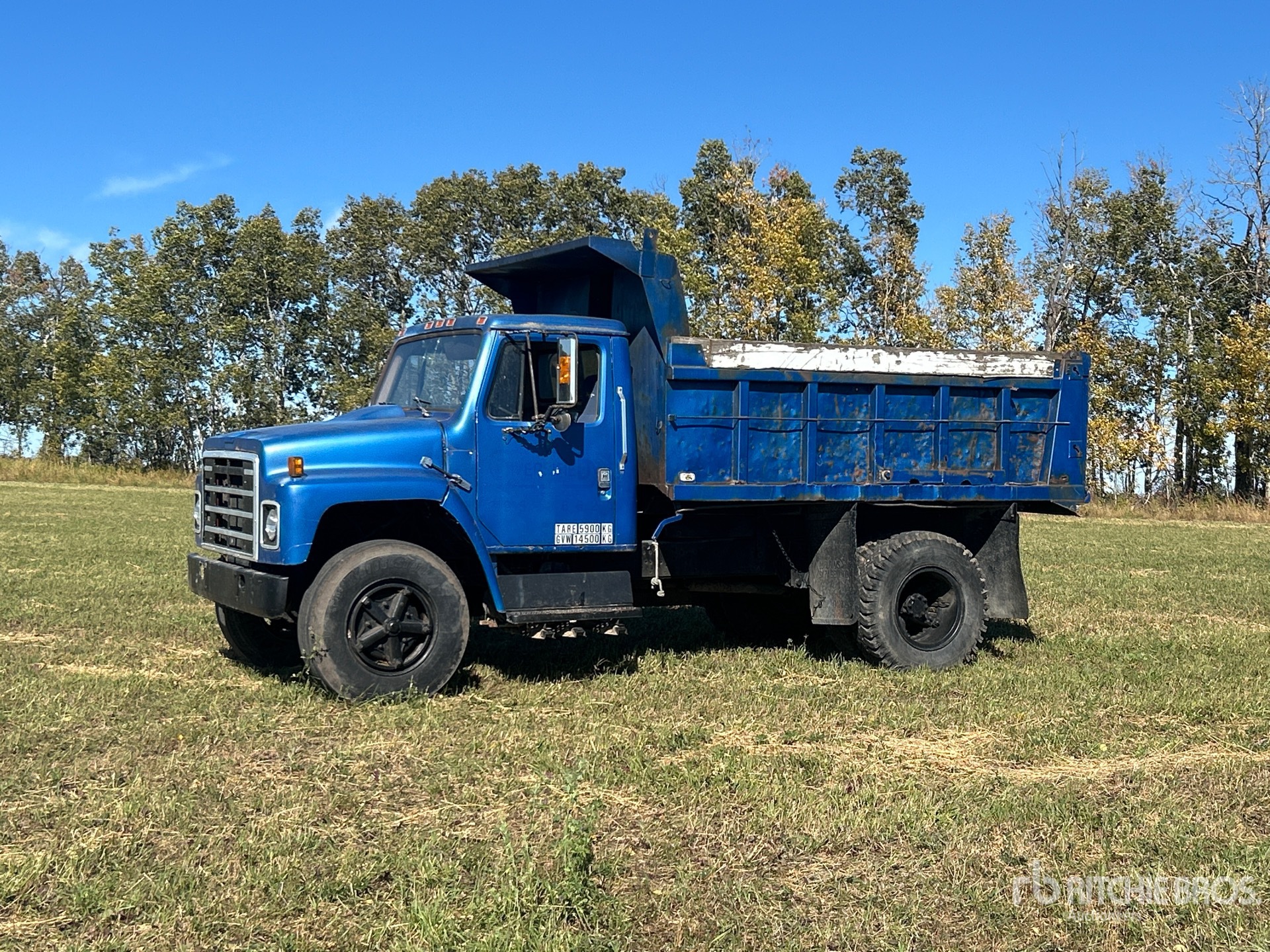 1979 International 1724 Gravel Dump Truck