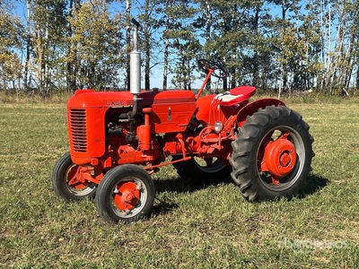 1949 Case VA Hinterradtraktor