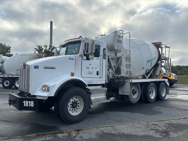 2007 Kenworth T800 8x4 Mixer Truck 2007 Kenworth T800 8x4 Mixer Truck