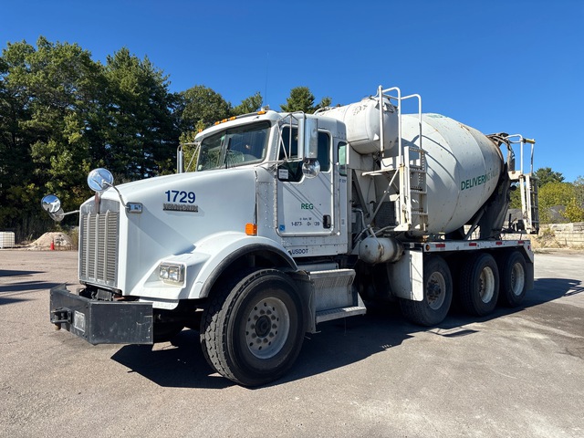 2007 Kenworth T800 8x4 Mixer Truck 2007 Kenworth T800 8x4 Mixer Truck