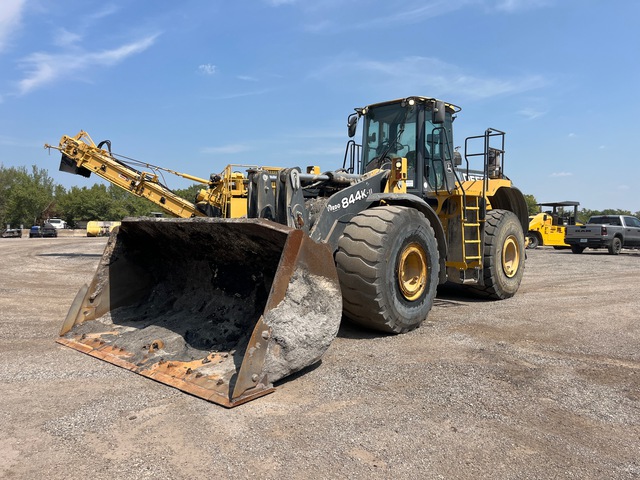 2015 John Deere 844K