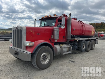 2011 Curry Supply on 2012 Peterbilt 388 8x4 Vacuum Tanker Truck