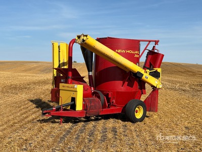 New Holland 358 Tow-Behind Feed Mixer