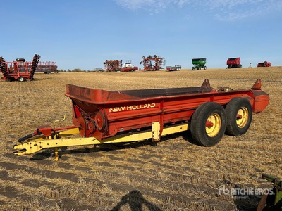 1981 New Holland 679 T/A Manure Spreader
