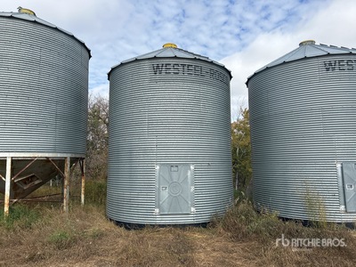 Metal Industries +/- 1900 bu 6 Ring Grain Bin