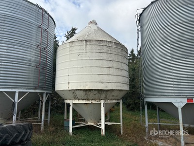 +/- 51 ton Smooth Wall Hopper Grain Bin