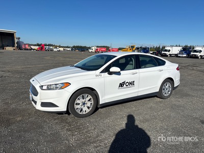 2014 Ford Fusion 自動車