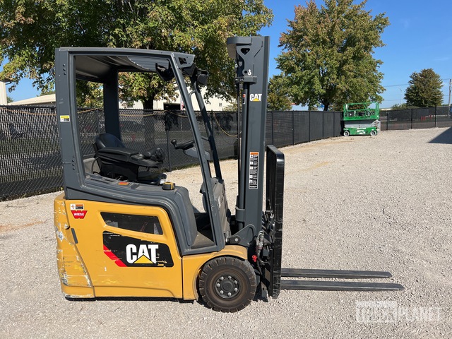 MONTACARGAS ELéCTRICO CATERPILLAR 2ET2500