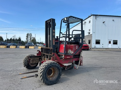 2000 Moffett M5000 5000 lb 3x3 شاحنة مزودة برافعة شوكية