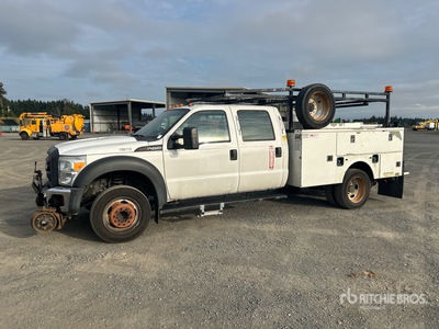 2015 Ford F-450 XL 4x2 Crew Cab Utility Truck