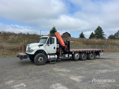 2013 Palfinger Pk33002-EH 20700 lb Articulated Boom on 2014 International 7500 8x4 Kranwägen
