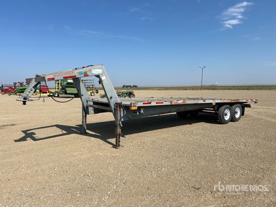 1989 Maverick 24 ft T/A Gooseneck Tilt Deck Trailer