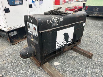 Lincoln SA-200-F163 200 A Engine Driven Welder