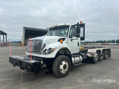 2015 International 7500 8x4 Camión con gancho