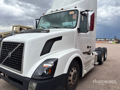 2015 Volvo VNL Ciągnik siodłowy T/A z kabiną dzienną