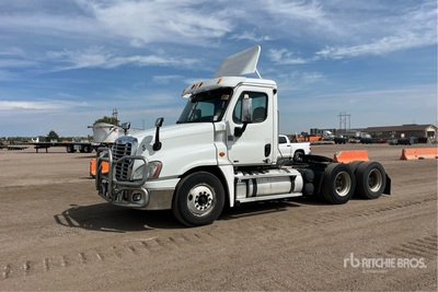 2011 Freightliner Cascadia 125 6x4 T/A Day Cab Truck Tractor