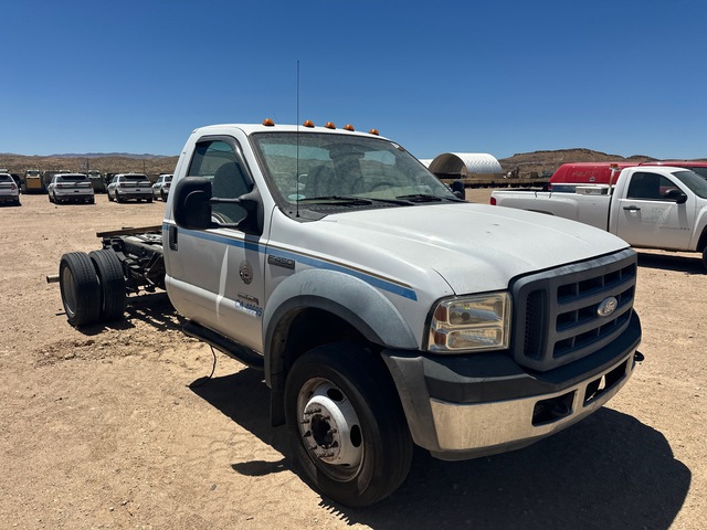 2007 Ford F-450 Super Duty Cab and Chassis