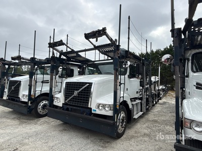 2014 Volvo VAH64200 6x4 Camión portavehiculos