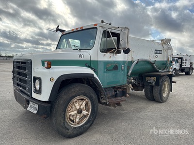 1984 International 1955 4x2 Water Truck