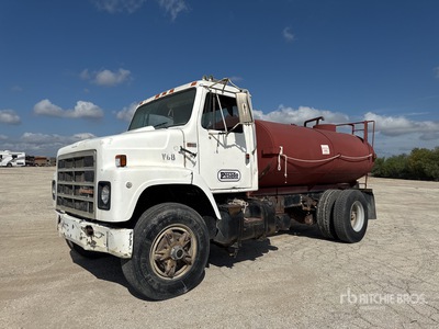 1987 International 2375 4x2 Water Truck
