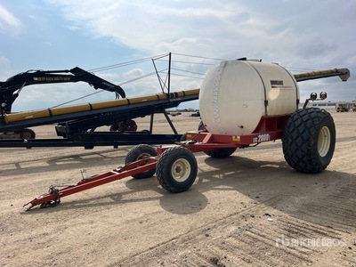 2003 Bourgault LFC2000T 2000 gal Tow-Between Carro para fertilizantes
