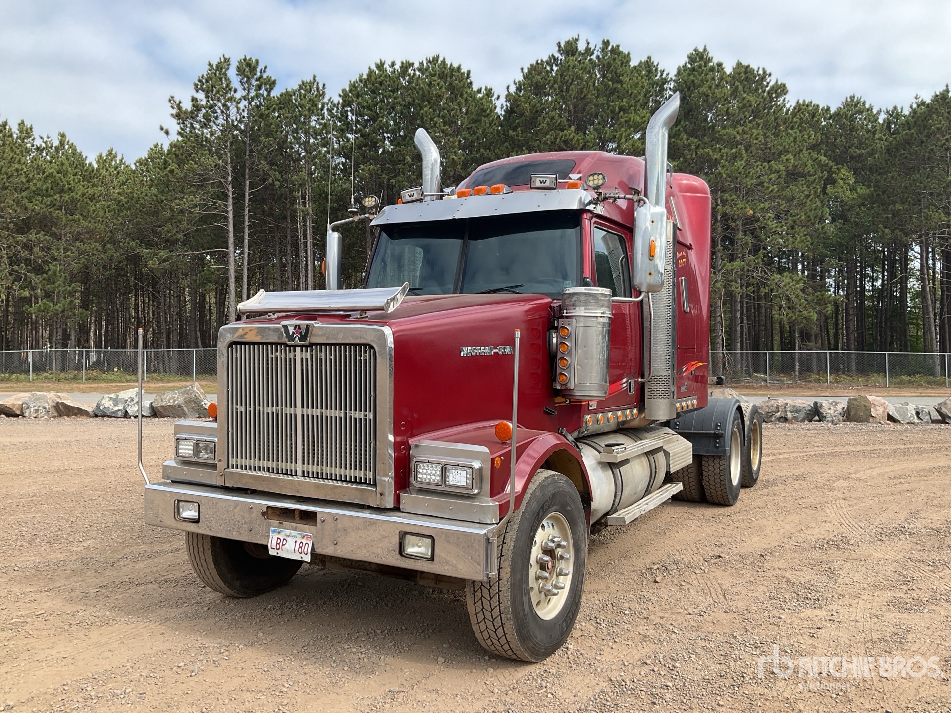 2007 Western Star 4900FA 6x4 T/A Sleeper Truck Tractor