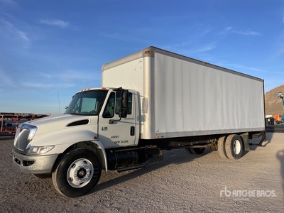 2004 International 4300 SBA 4x2 Van Truck