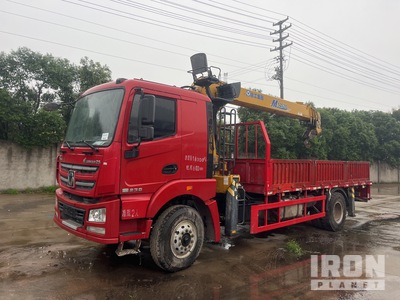 2019 XCMG SQS200 8 ton on 2021 XCMG Xga1180d6nax 4x2 Sleeper Ciężarówka z platformą i dźwigiem