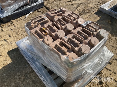 (10) Plastic Fuel Cans