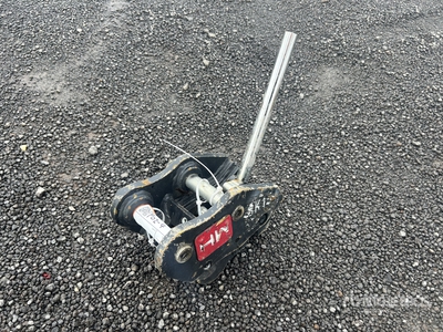 Hongwing Excavator Coupler - Fits Kobelco SK15 (Unused)