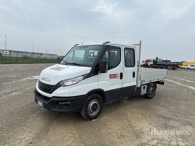 Iveco Daily 35-120 Crew Cab Flatbed Truck