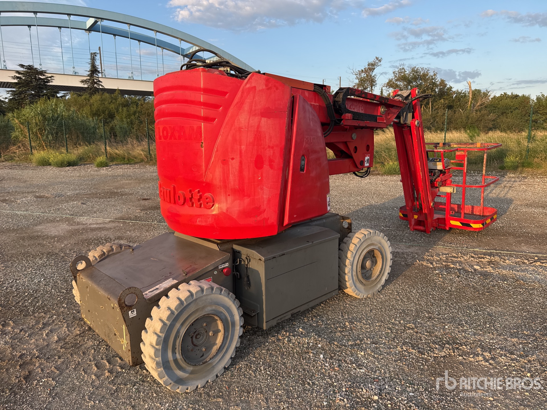 2008 Haulotte HA12IP 2WD Nacelle Articulee Articulating Boom Lift