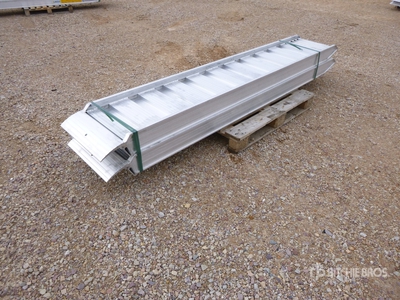 Quantity of (2) 2025 C.L.M 148.30L Aluminium Loading Ramps Varios, tienda, almacen, consumidor (Unused)