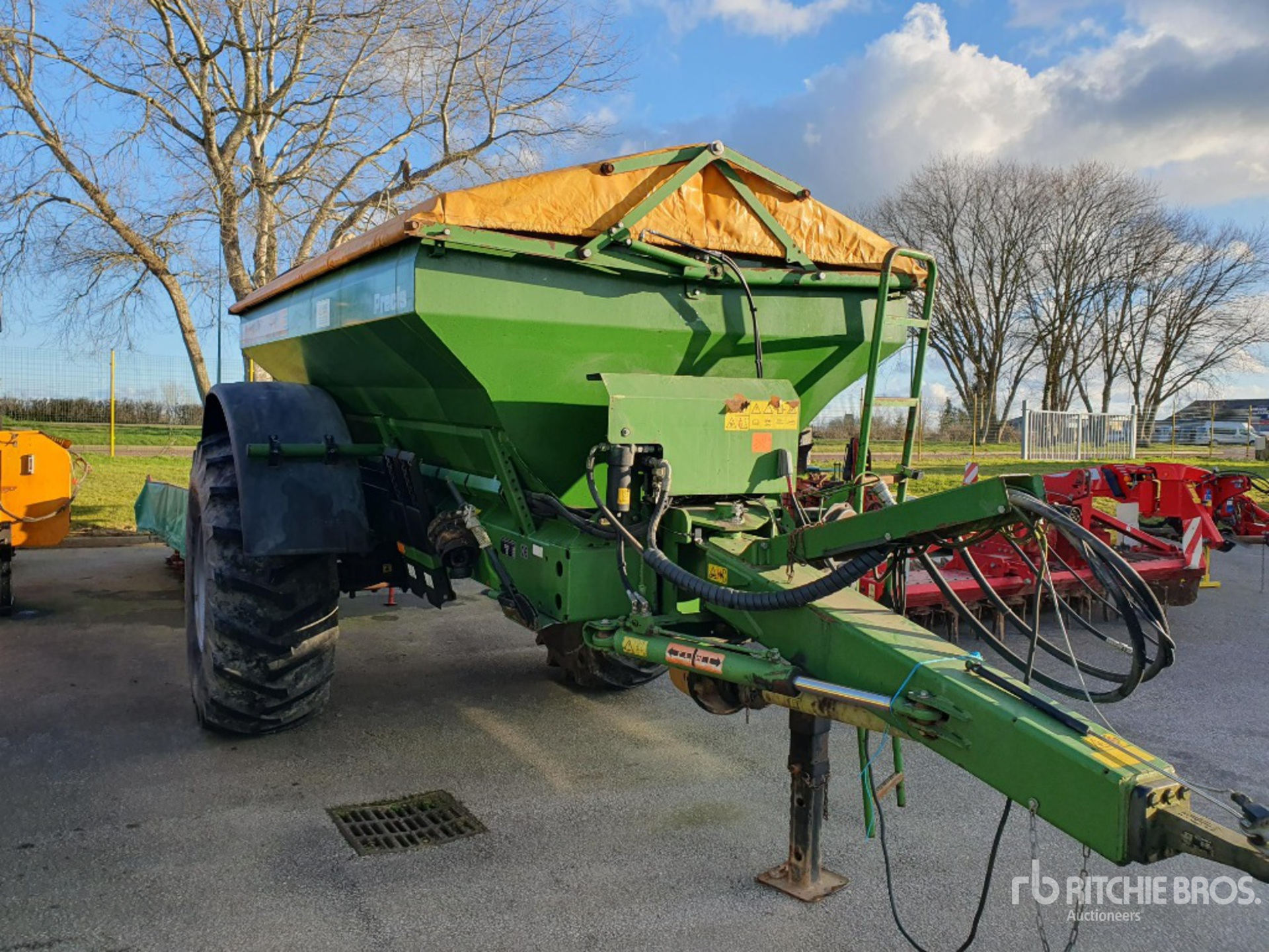 2009 Amazone ZG-B5500 36 m Semi-Mount S/A 5500 L Fertilizer Spreader