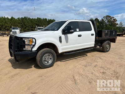 2017 Ford F-250 XL 4x4 Crew Cab Flatbed Truck