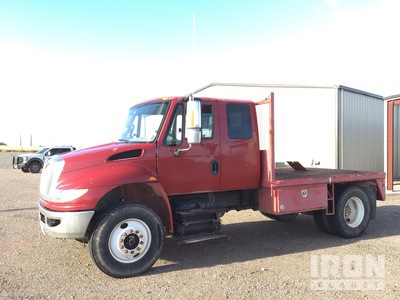 2016 International 4400 4x2 Extended Cab Flatbed Truck