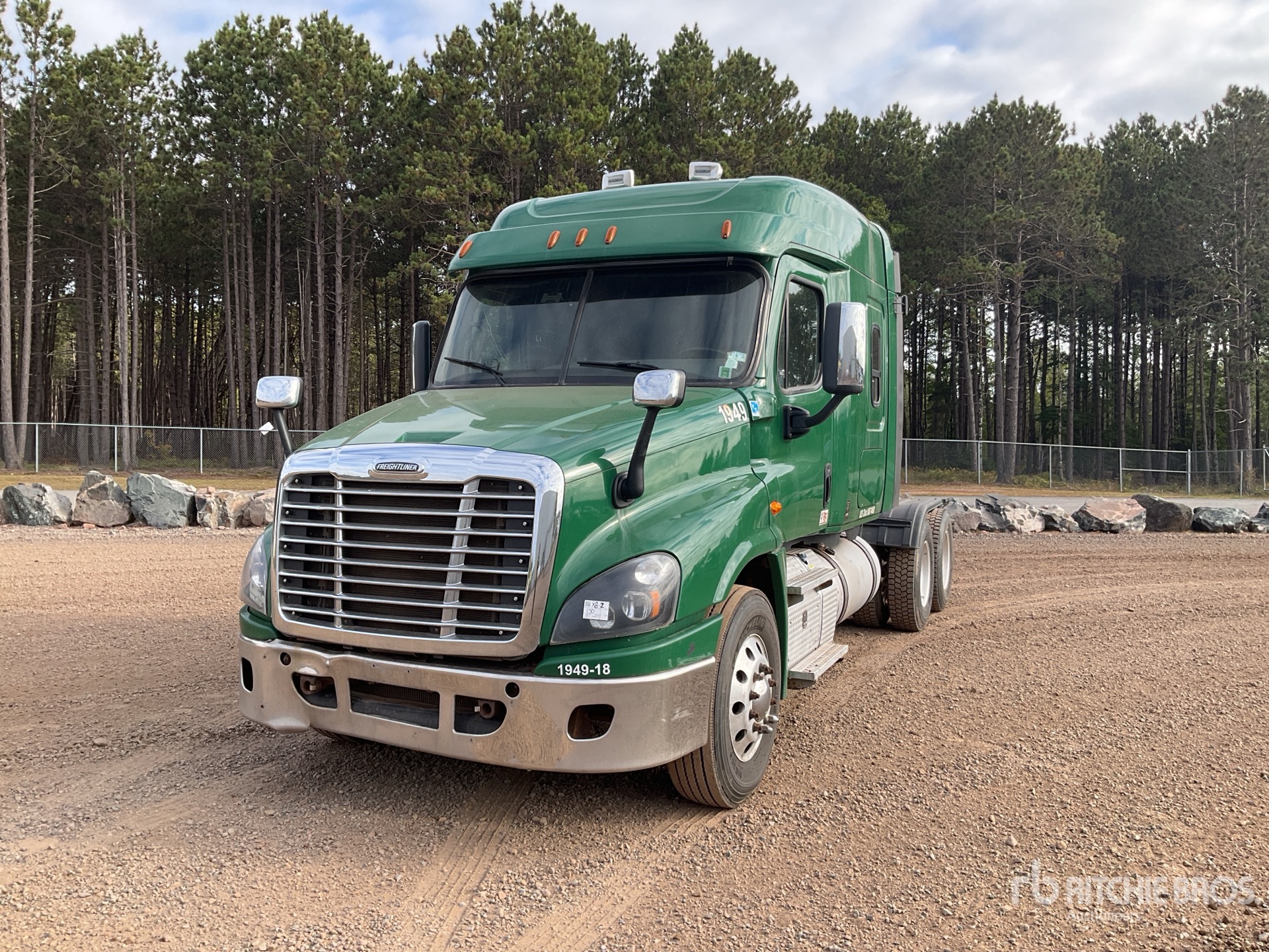 2018 Freightliner Cascadia 125 6x4 T/A Sleeper Truck Tractor