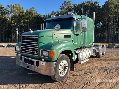 2012 Mack CHU613 6x4 Cabeza Tractora Cabina Dormitorio
