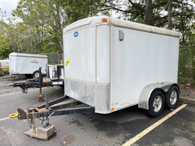 2015 United 10 ft T/A Enclosed Trailer