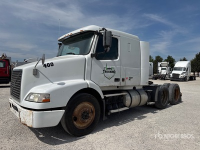 2005 Volvo VNM430 6x4 T/A Sleeper Truck Tractor