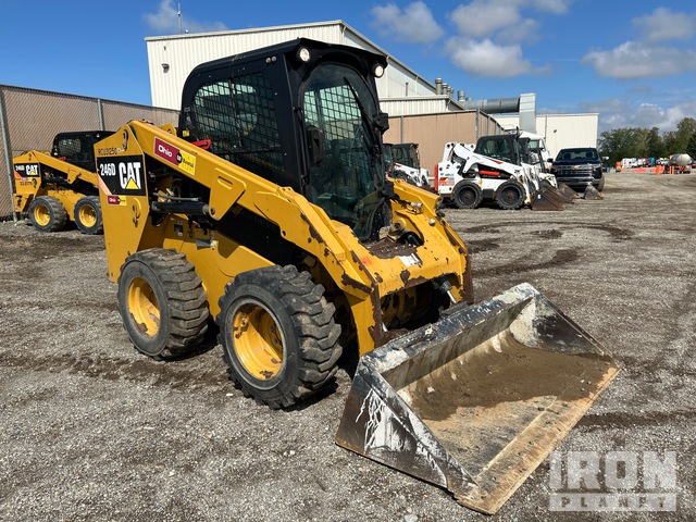 MINI CARGADOR SOBRE RUEDAS 2015 CATERPILLAR 246D