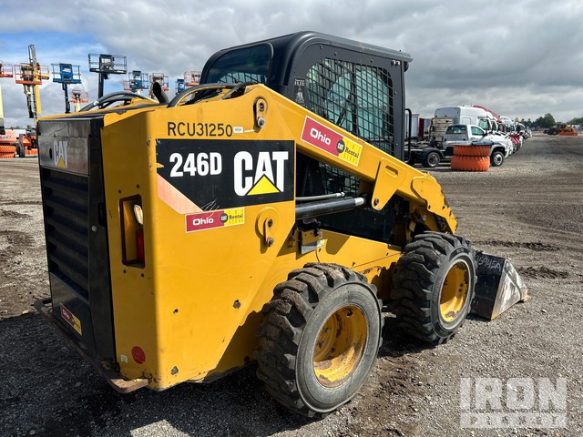 MINI CARGADOR SOBRE RUEDAS 2015 CATERPILLAR 246D