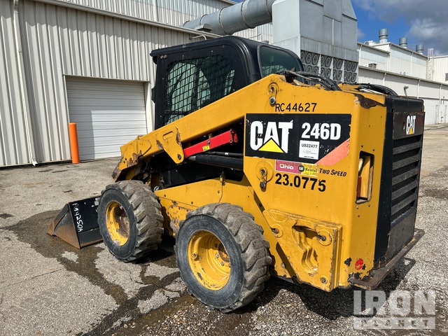 MINI CARGADOR SOBRE RUEDAS 2015 CATERPILLAR 246D