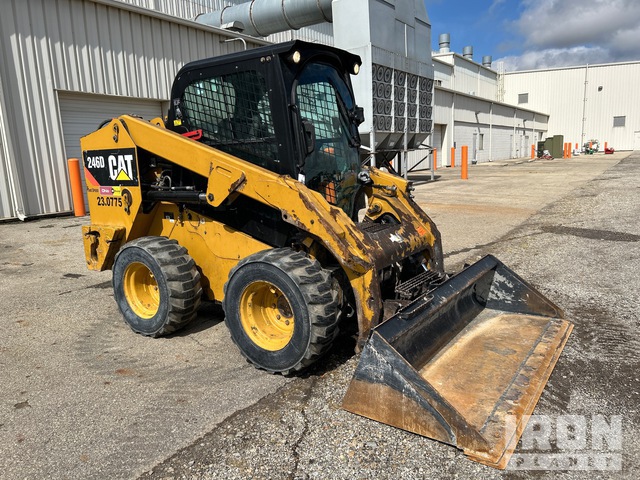 MINI CARGADOR SOBRE RUEDAS 2015 CATERPILLAR 246D