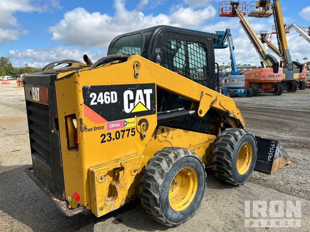 MINI CARGADOR SOBRE RUEDAS 2015 CATERPILLAR 246D